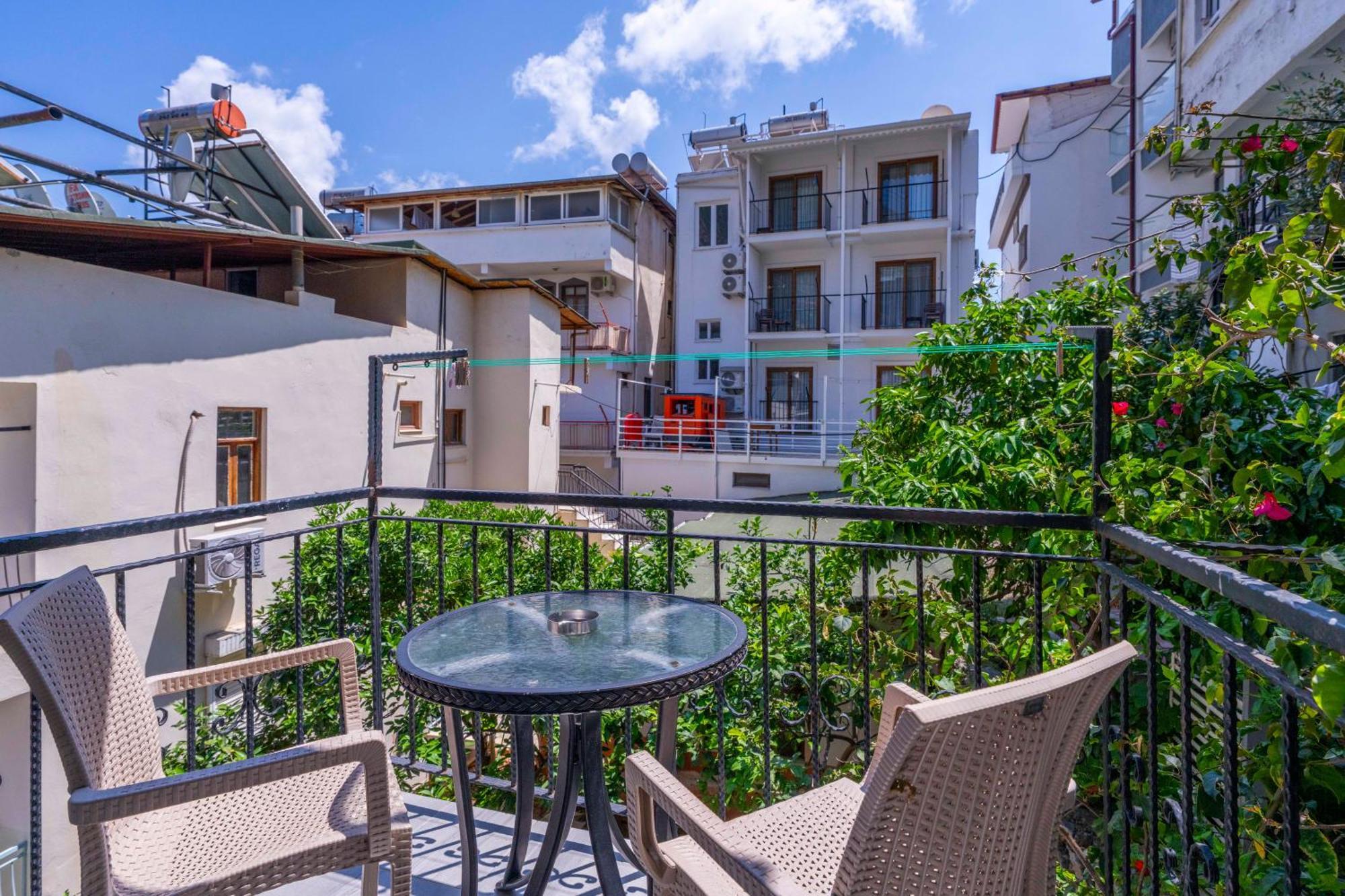 Larex Otel Каш Екстериор снимка
