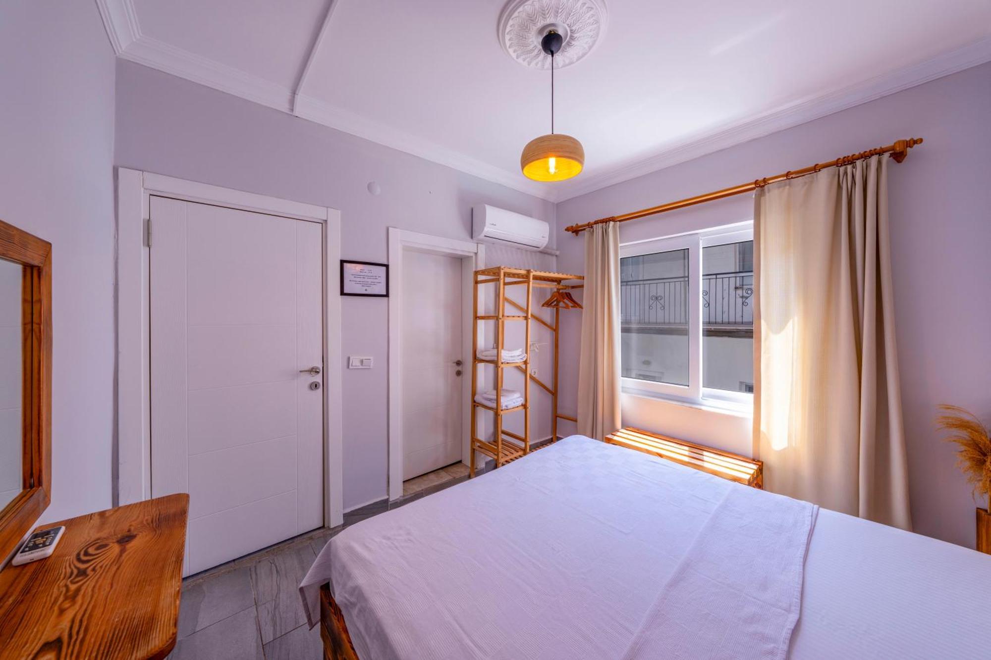 Larex Otel Каш Екстериор снимка