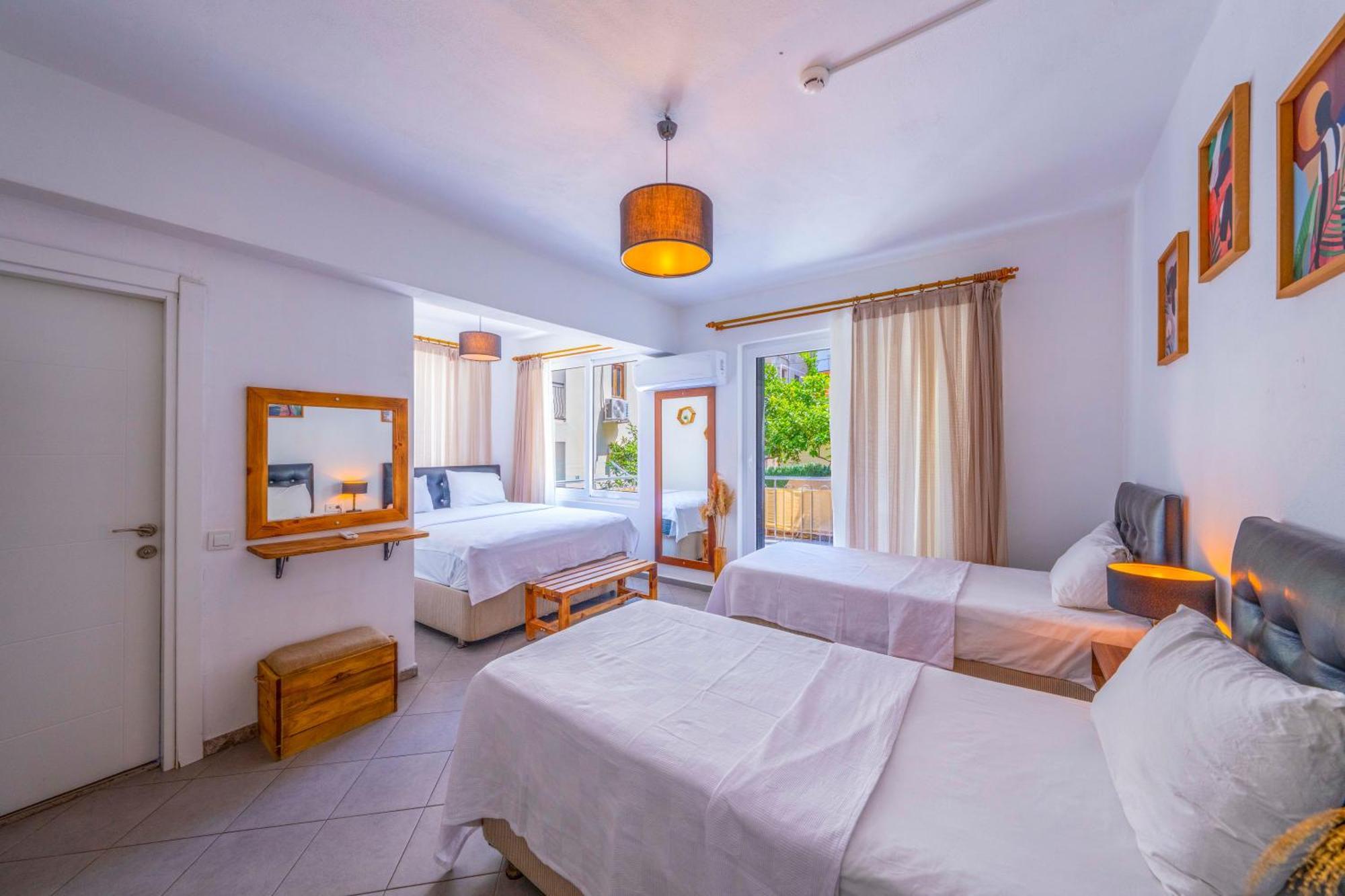 Larex Otel Каш Екстериор снимка
