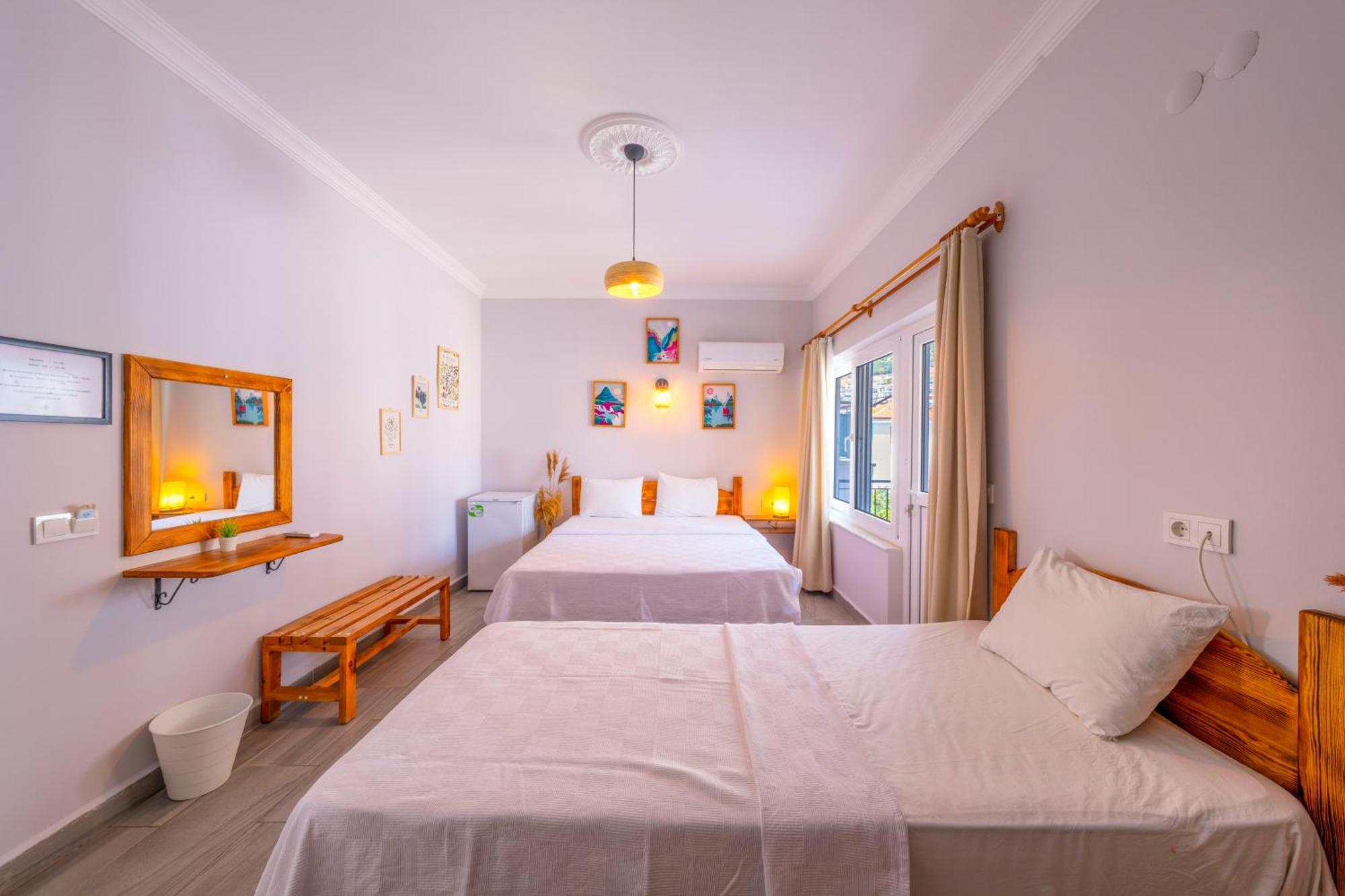 Larex Otel Каш Екстериор снимка