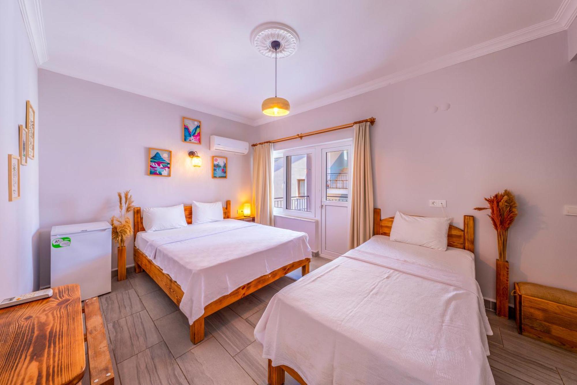 Larex Otel Каш Екстериор снимка